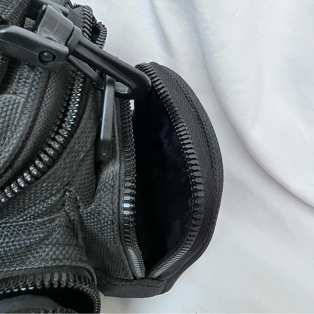 Ambico Camcorder Camera Bag Case with Padded Pockets, Shoulder Strap and Handle
